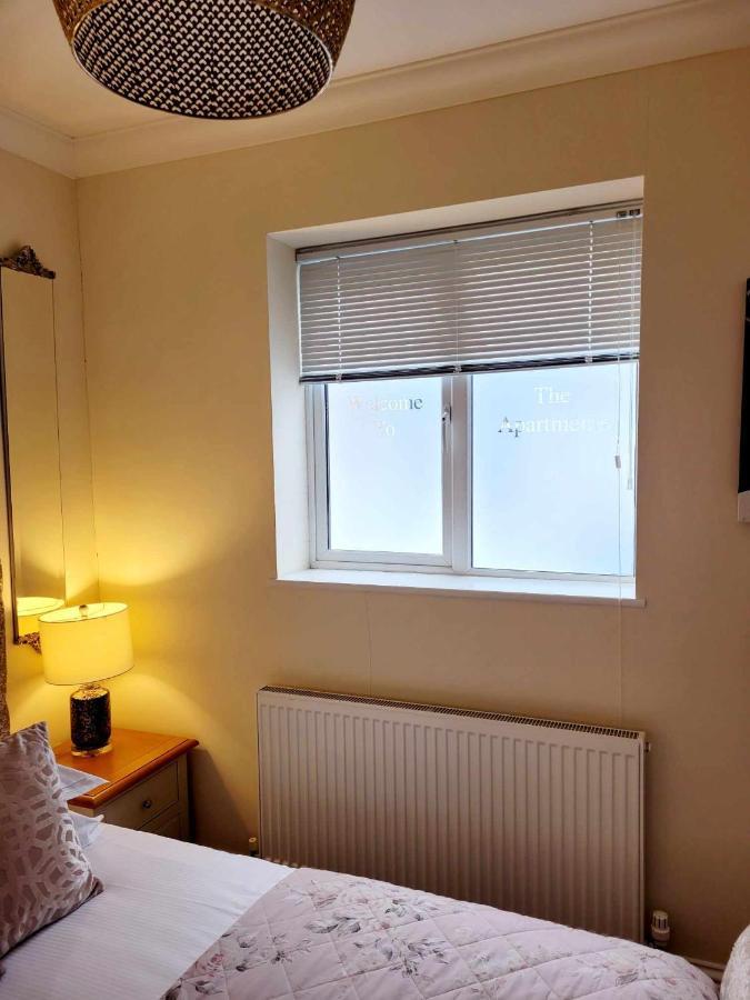 Apartment 1 Exquisite Two King Bedroom With En Suites - Close To The Town Centre, Rail, Airport And Theatre Darlington  Exterior foto